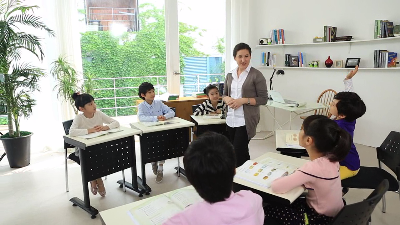 小孩子学英语口语要怎么学 小孩子学英语口语要怎么学好