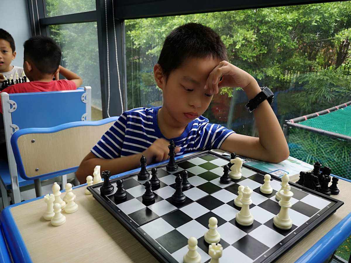 学国际象棋怎么玩好呢 怎样学国际象棋不走弯路