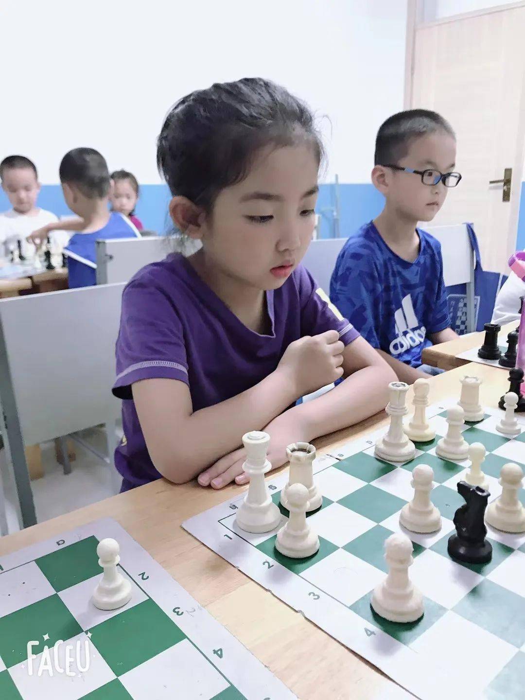 国际象棋对小孩怎么玩 国际象棋小朋友学了有用吗?