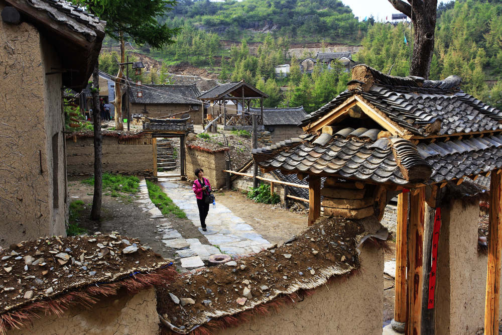 洛阳抱崽寨旅游攻略视频 洛阳抱犊寨风景区住宿多少钱?