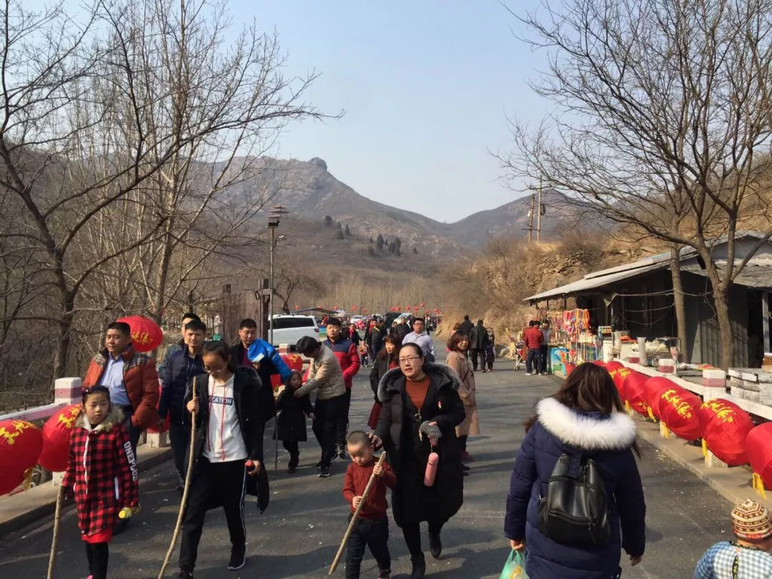 年初三爬山的好处 正月初三登山活动朋友圈说说