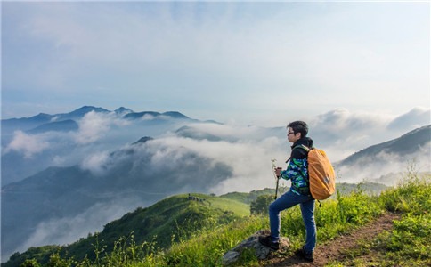 70岁老人练爬山的好处 70岁老人练爬山的好处有哪些