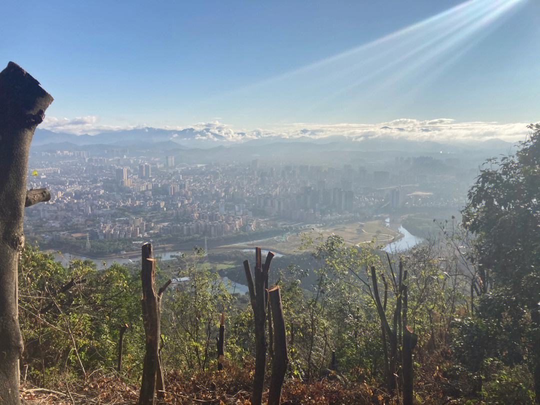 隔天爬山一小时的好处 两天爬一次山可以减肥吗