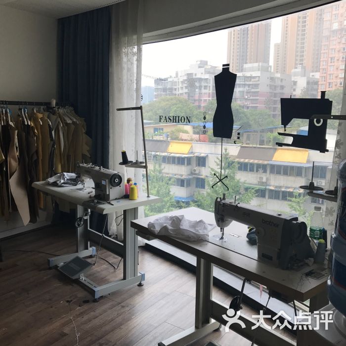 成都服装设计培训 成都服装设计师培训学校