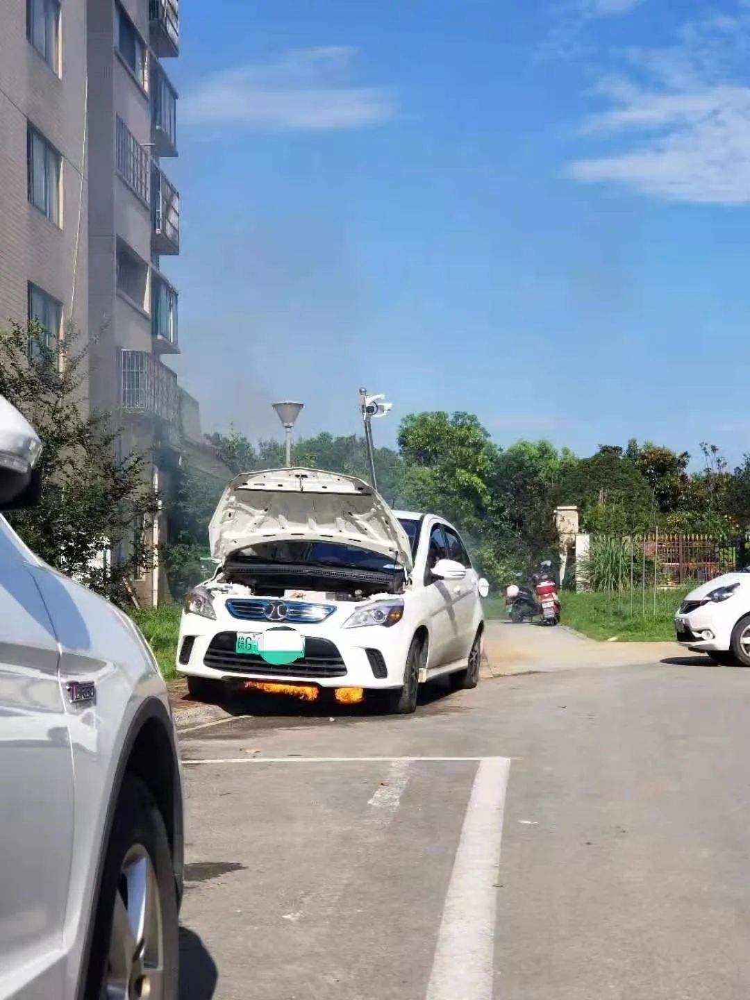 新能源汽车雨天弊端在哪(新能源汽车下大雨天可以行驶吗)